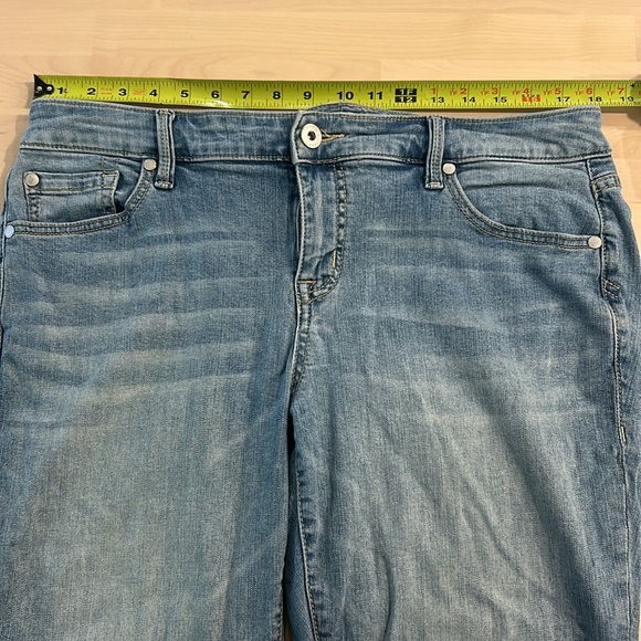 Torrid Boyfriend Straight Jean Vintage Stretch Light Wash 14 Short - Picture 3 of 11